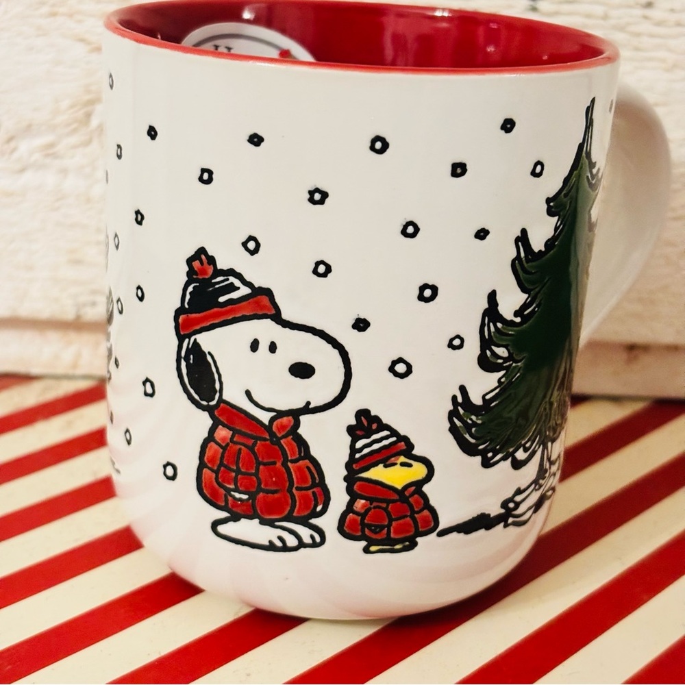 Peanuts Holiday Snoopy Woodstock Red Puffer Jackets Coffee Mug Hand‎ Painted NEW